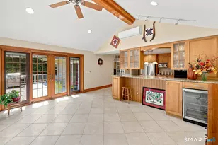 570 Burr St, Fairfield, CT 06824 - Photo 22