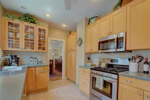 1164 Ocean Ave, New London, CT 06320 - Photo 12