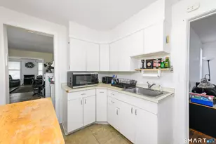 52 Putnam Ave, Hamden, CT 06517 - Photo 10