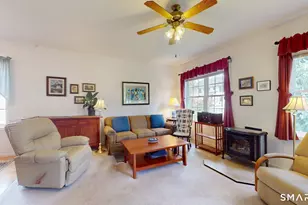 12 Ross Way, Windsor Locks, CT 06096 - Photo 2