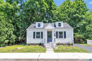 21 Meadow St, Milford, CT 06460 - Photo 2
