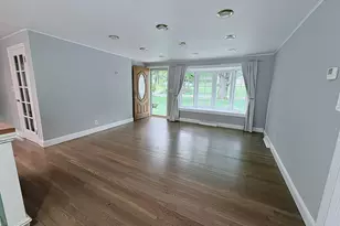 43 Meadowbrook Rd, Danbury, CT 06811 - Photo 2