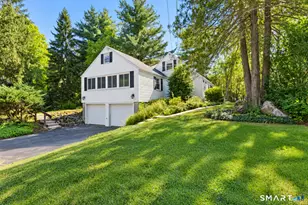 19 Crestwood Cir, Farmington, CT 06032 - Photo 2