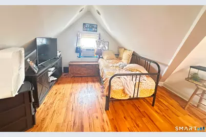 106 Jones Avenue, Bridgeport, CT 06604 - Photo 12