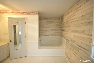 41 Sorensen Road, West Haven, CT 06516 - Photo 8