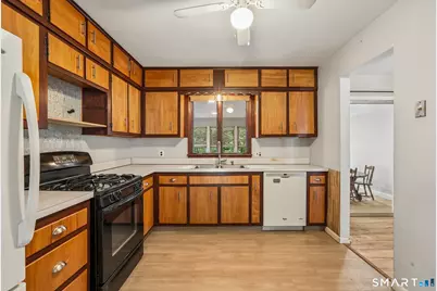 25 Woodbury Drive, Danbury, CT 06811 - Photo 10
