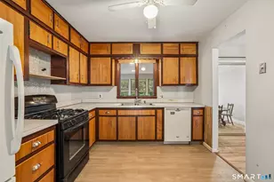 25 Woodbury Dr, Danbury, CT 06811 - Photo 10