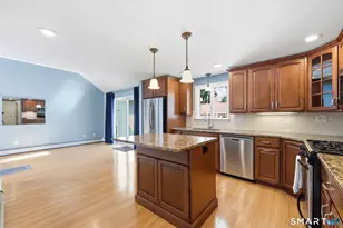 7 Play Rd, Enfield, CT 06082 - Photo 8