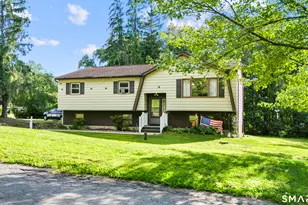 26 Harbor Ridge Rd, Danbury, CT 06811 - Photo 2