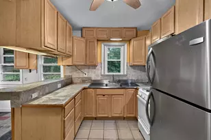7 Fitzgerald Ave, Waterford, CT 06385 - Photo 16