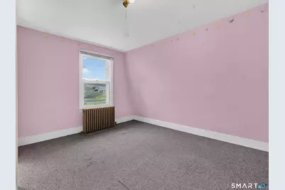 7 Fitzgerald Avenue, Waterford, CT 06385 - Photo 10