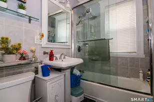 204 Savoy St, Bridgeport, CT 06606 - Photo 14