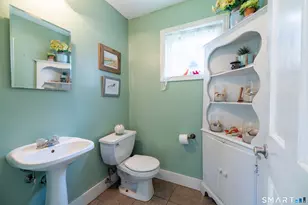 8B Godfrey St, Groton, CT 06355 - Photo 12