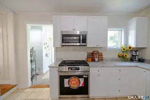 8B Godfrey St, Groton, CT 06355 - Photo 10