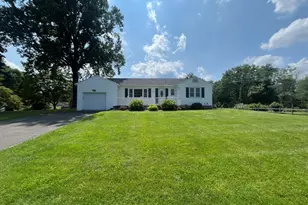 21 Brookfield Meadows Rd, Brookfield, CT 06804 - Photo 1