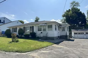 879 Congress Ave, Waterbury, CT 06708 - Photo 2