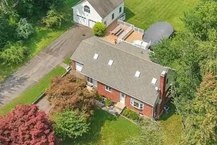 184 Congdon Street E, Middletown, CT 06457 - Photo 2