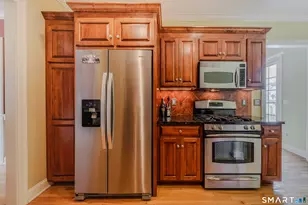 159 Bradford Walk, New Britain, CT 06053 - Photo 4