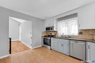 15 Ridgewood St, Bristol, CT 06010 - Photo 8