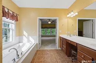 521 Putting Green Lane, Oxford, CT 06478 - Photo 18