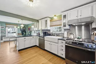 134 Oakwood Ave, West Hartford, CT 06119 - Photo 10