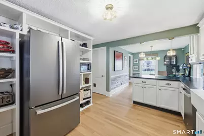 134 Oakwood Avenue, West Hartford, CT 06119 - Photo 12