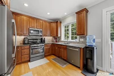 21 Carson Way, Simsbury, CT 06070 - Photo 10