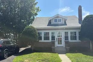 21 Dixon St, Milford, CT 06460 - Photo 4