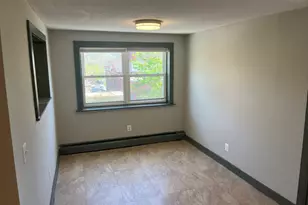 32 Cook Ave, Meriden, CT 06451 - Photo 4