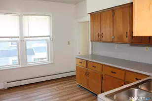 17 Akron St, Meriden, CT 06450 - Photo 14