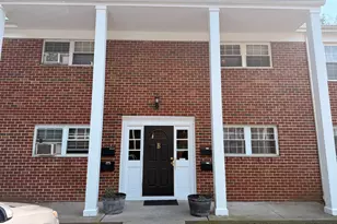 125 Lawn Ave, Stamford, CT 06902 - Photo 2