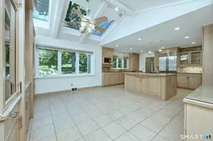 24 Inverness Rd, Trumbull, CT 06611 - Photo 8