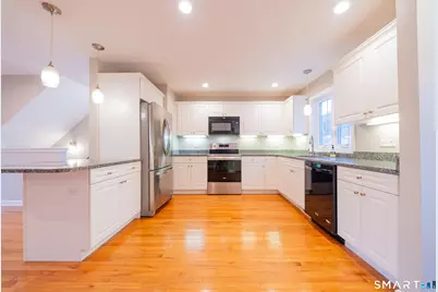 9 Englewood Avenue #C, West Hartford, CT 06110 - Photo 8