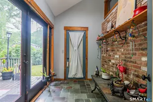 19 Vidich Ln, Naugatuck, CT 06770 - Photo 4