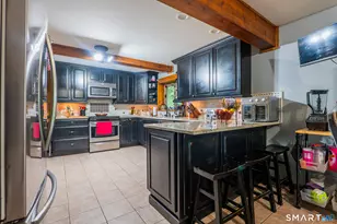 19 Vidich Ln, Naugatuck, CT 06770 - Photo 6