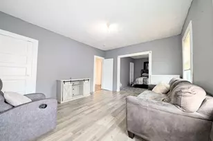 557 Wilmot Ave, Bridgeport, CT 06607 - Photo 12