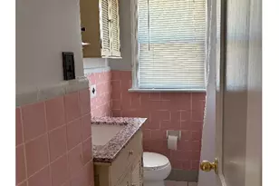 56 Hollister St, Stratford, CT 06615 - Photo 2