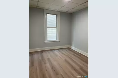 1086 East Main Street, Waterbury, CT 06705 - Photo 4