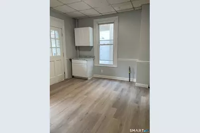 1086 East Main Street, Waterbury, CT 06705 - Photo 2