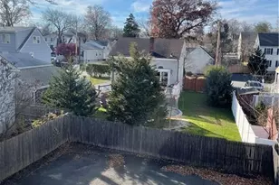 101 Grace St, Fairfield, CT 06825 - Photo 14