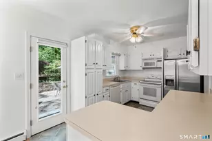 6 Vanderbilt Ave, Norwalk, CT 06854 - Photo 12