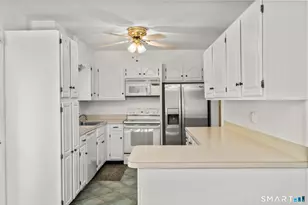 6 Vanderbilt Ave, Norwalk, CT 06854 - Photo 10