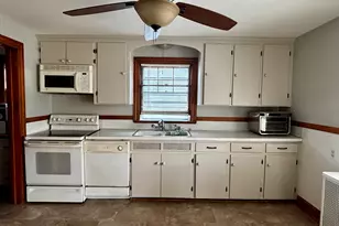 89 Auburn St, Naugatuck, CT 06770 - Photo 2