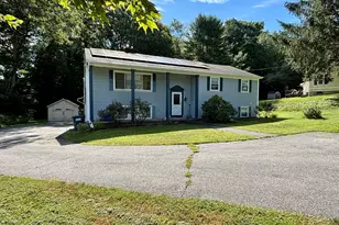 32 Pollys Ln, Montville, CT 06382 - Photo 4