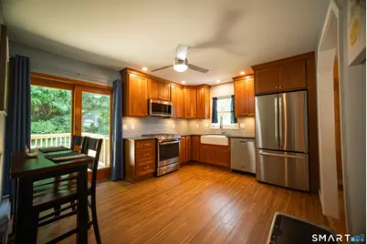 18 Kendall Circle, Waterbury, CT 06708 - Photo 8