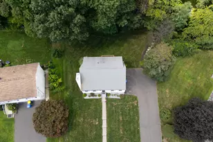 18 Kendall Cir, Waterbury, CT 06708 - Photo 4