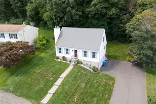 18 Kendall Cir, Waterbury, CT 06708 - Photo 2