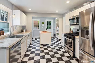 3 Olmstead Pl, Norwalk, CT 06855 - Photo 6