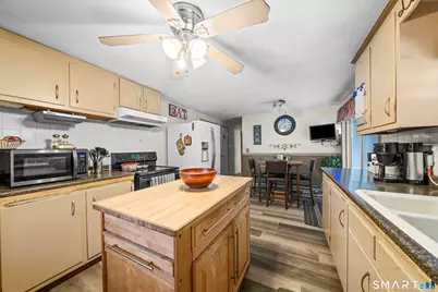 17 Lancer Drive, Enfield, CT 06082 - Photo 4