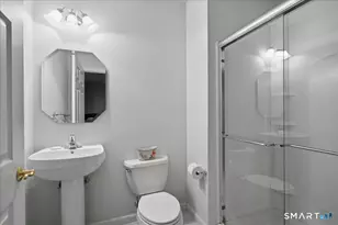 11 Mercy St, Danbury, CT 06810 - Photo 24